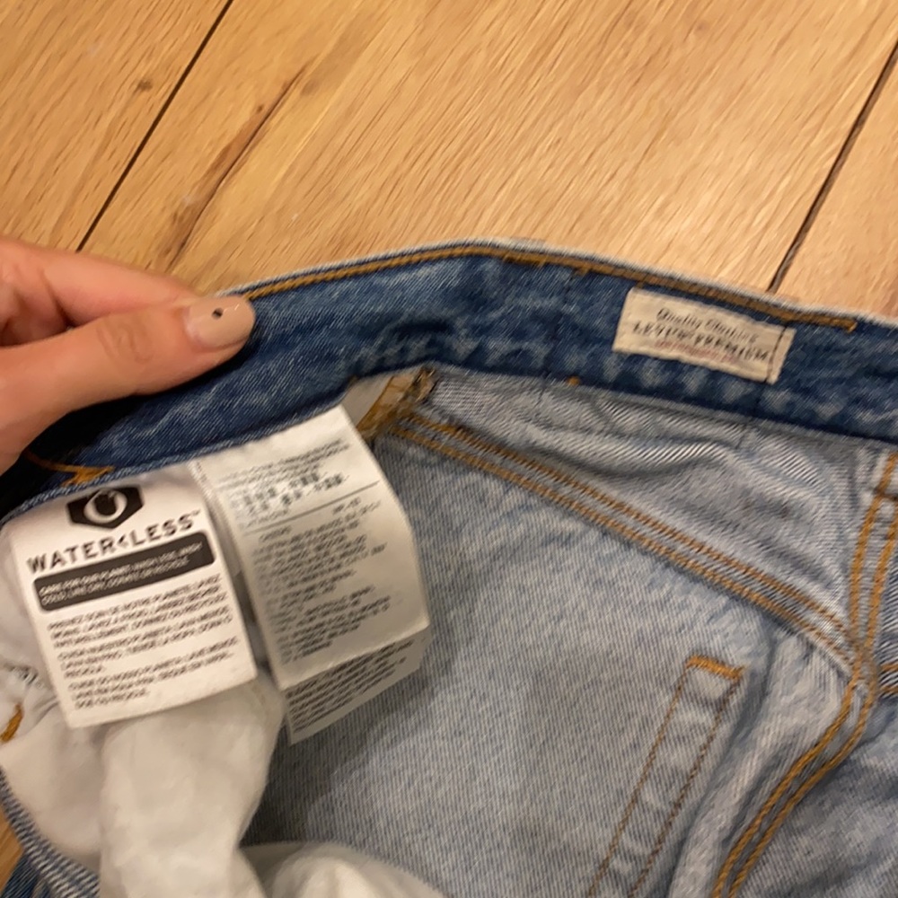 LEVIS 501’s - Picture 4 of 7
